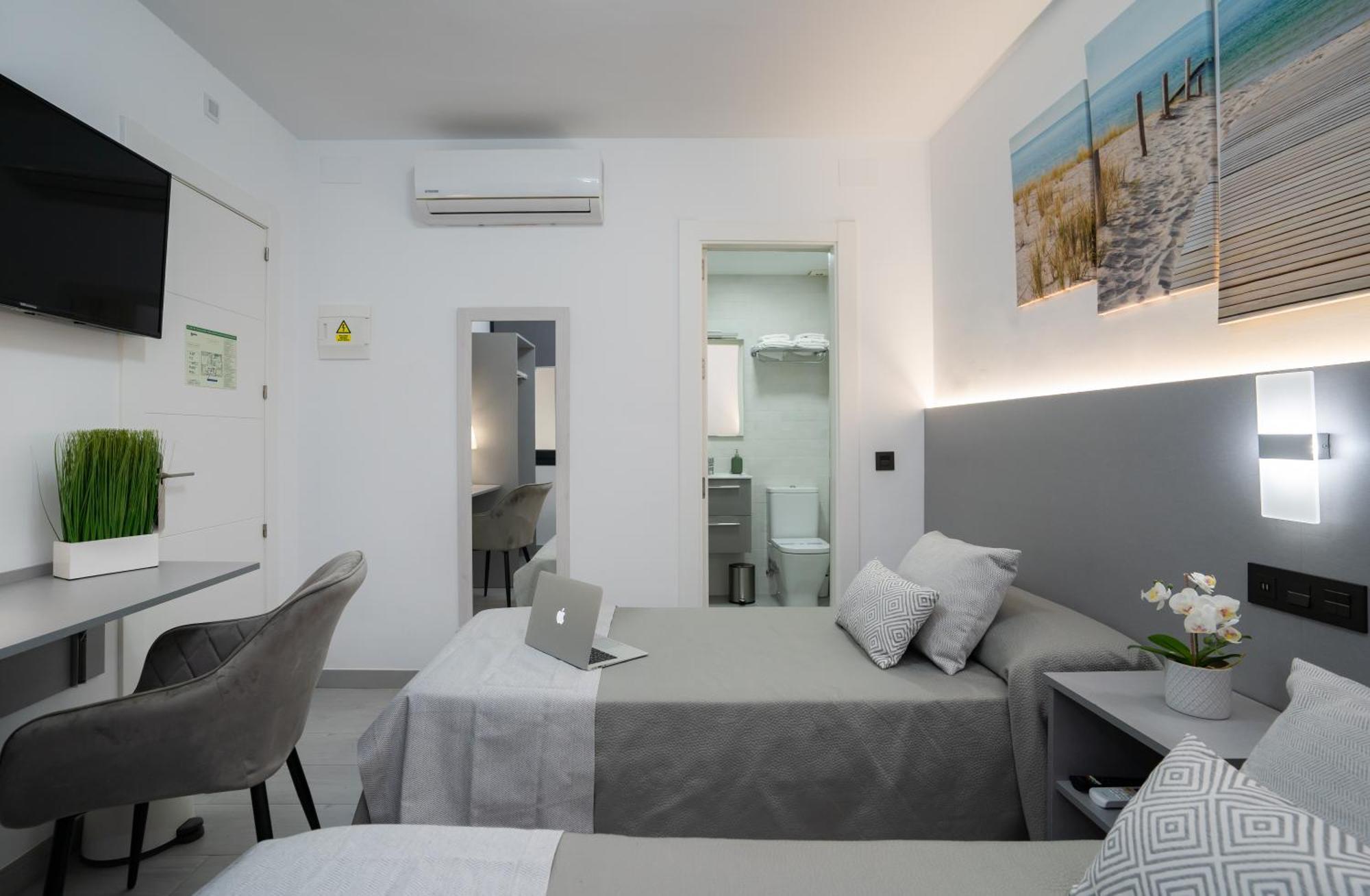 Stay Belonio L'Prados Malaga Room photo